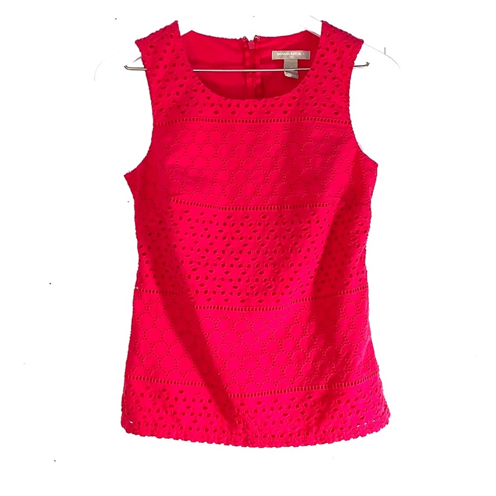 Banana Republic - Pink lace top
